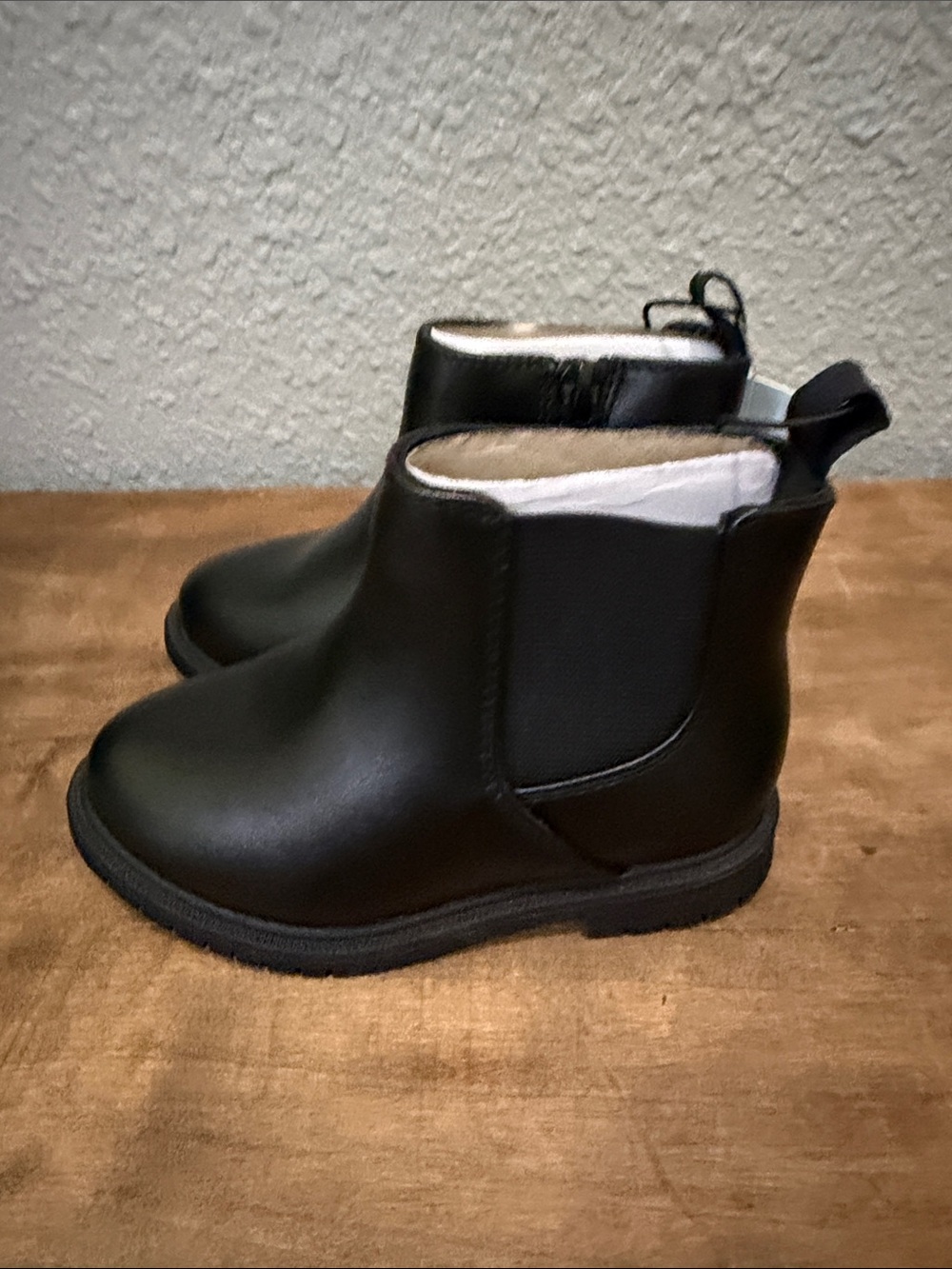 Cat & Jack Kids Black Chelsea Boots size 7